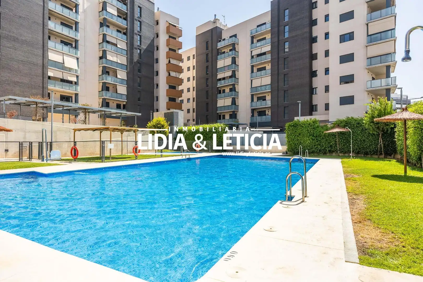 Flat with pool for sale in Entrenúcleos, imagen 2