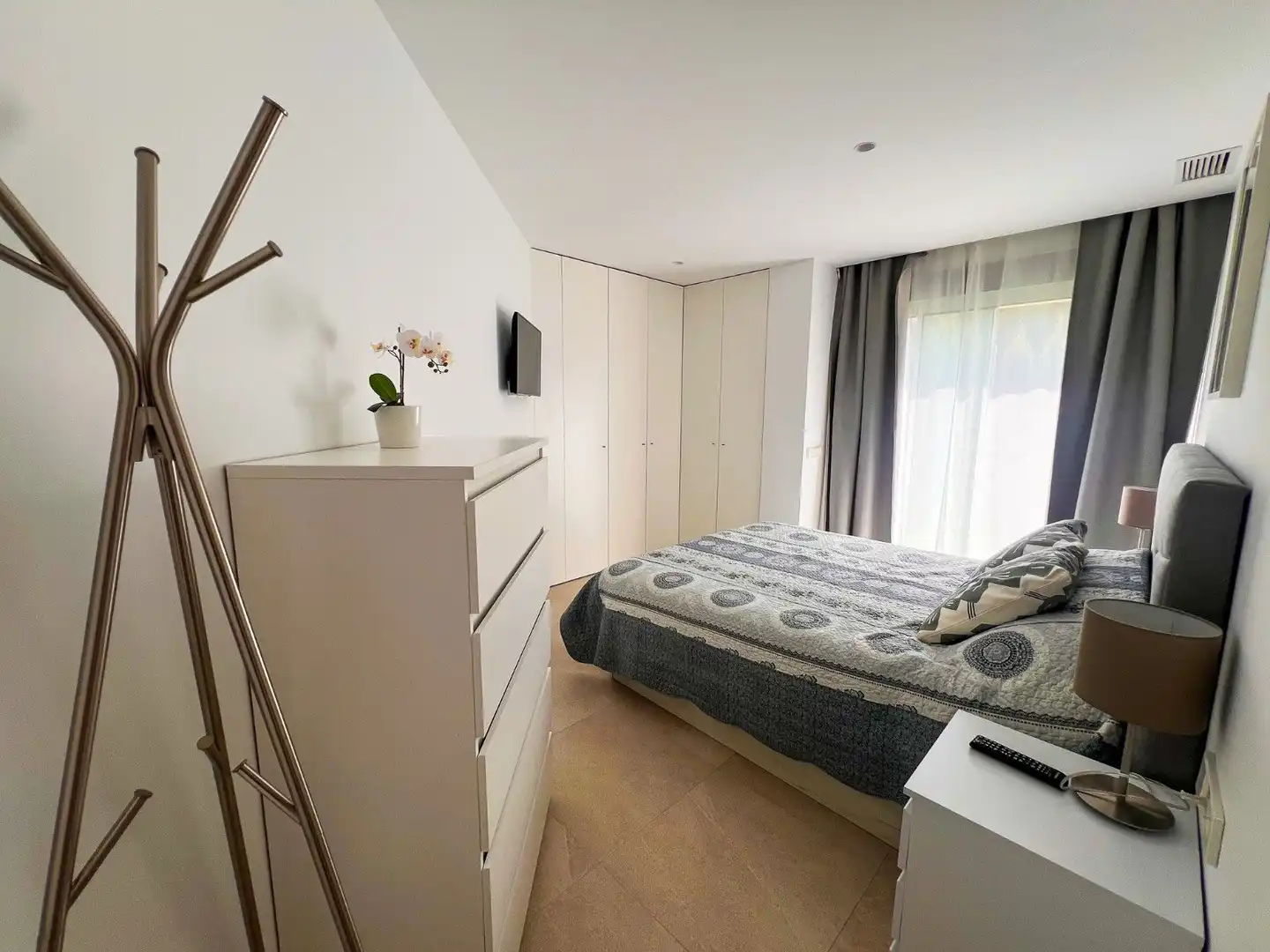 Habitación de Planta baja en venta en Torrevieja con Aire acondicionado, Calefacción y Jardín privado