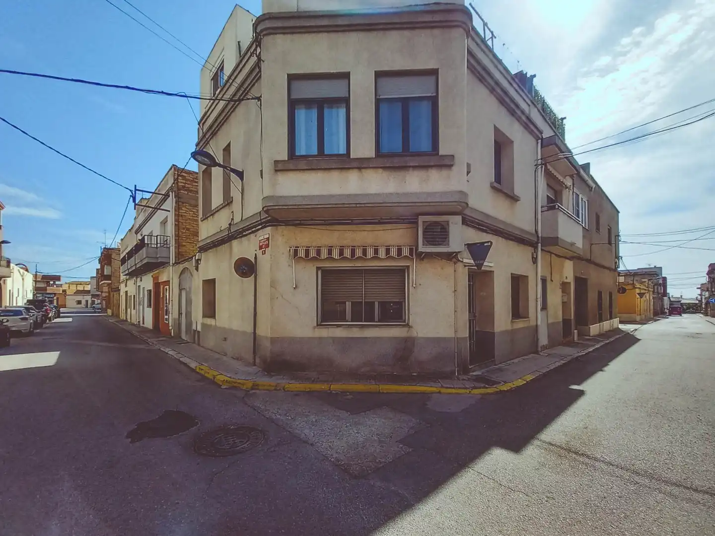 Vista exterior de Casa o xalet en venda en Camarles amb Aire condicionat, Terrassa i Traster