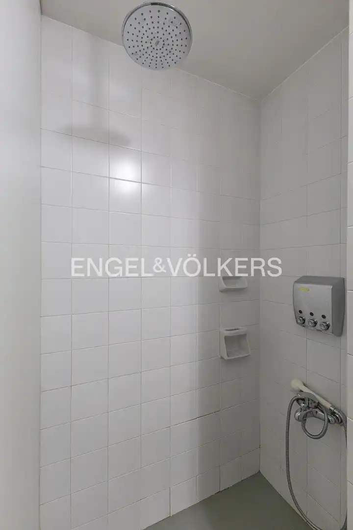Badezimmer von Wohnung zur Miete in Madrid mit Klimaanlage und Heizung