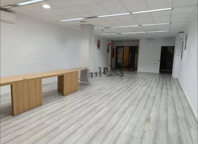 Local comercial en Alquiler en Avenida de las Ciencias, 50 en Colores -  Entreparques