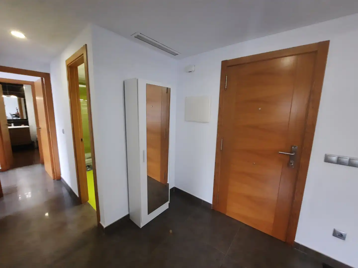 Wohnung zur Miete in Manises mit Klimaanlage, Heizung und Möbliert