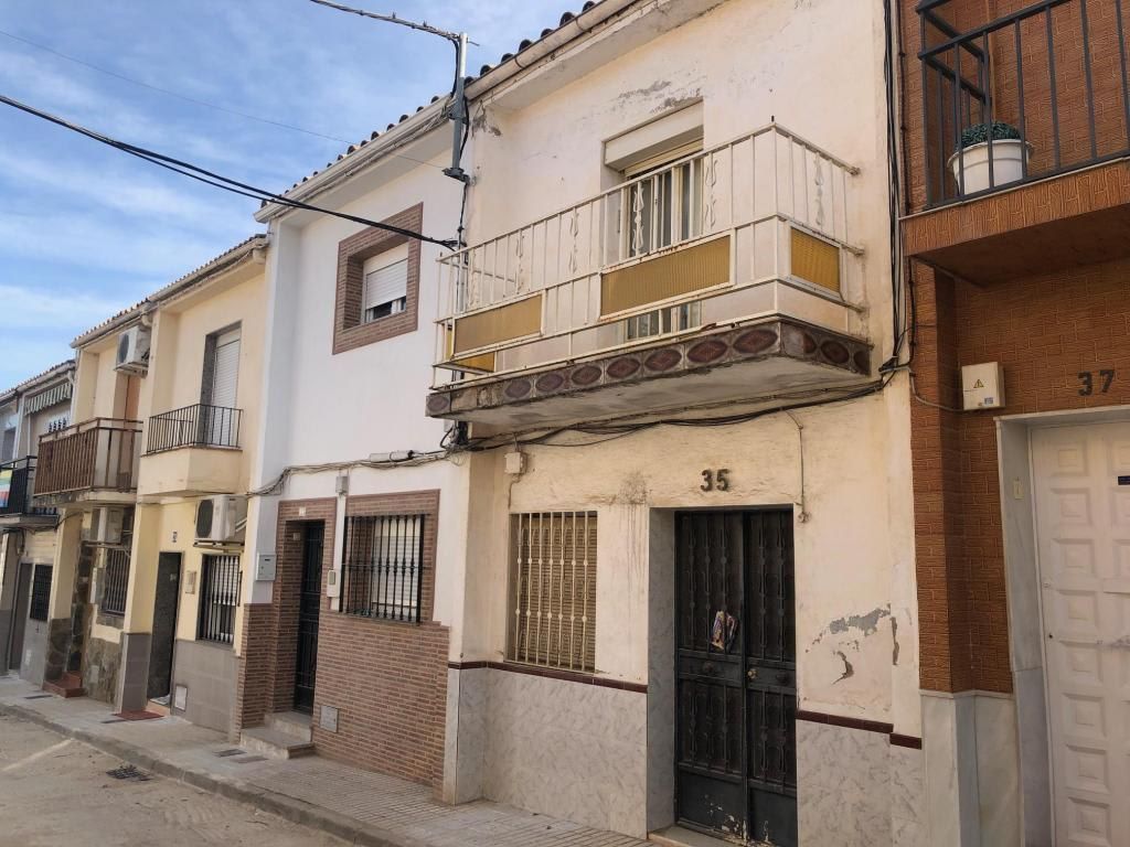 Exterior view of House or chalet for sale in Linares  with Terrace and Storage room
