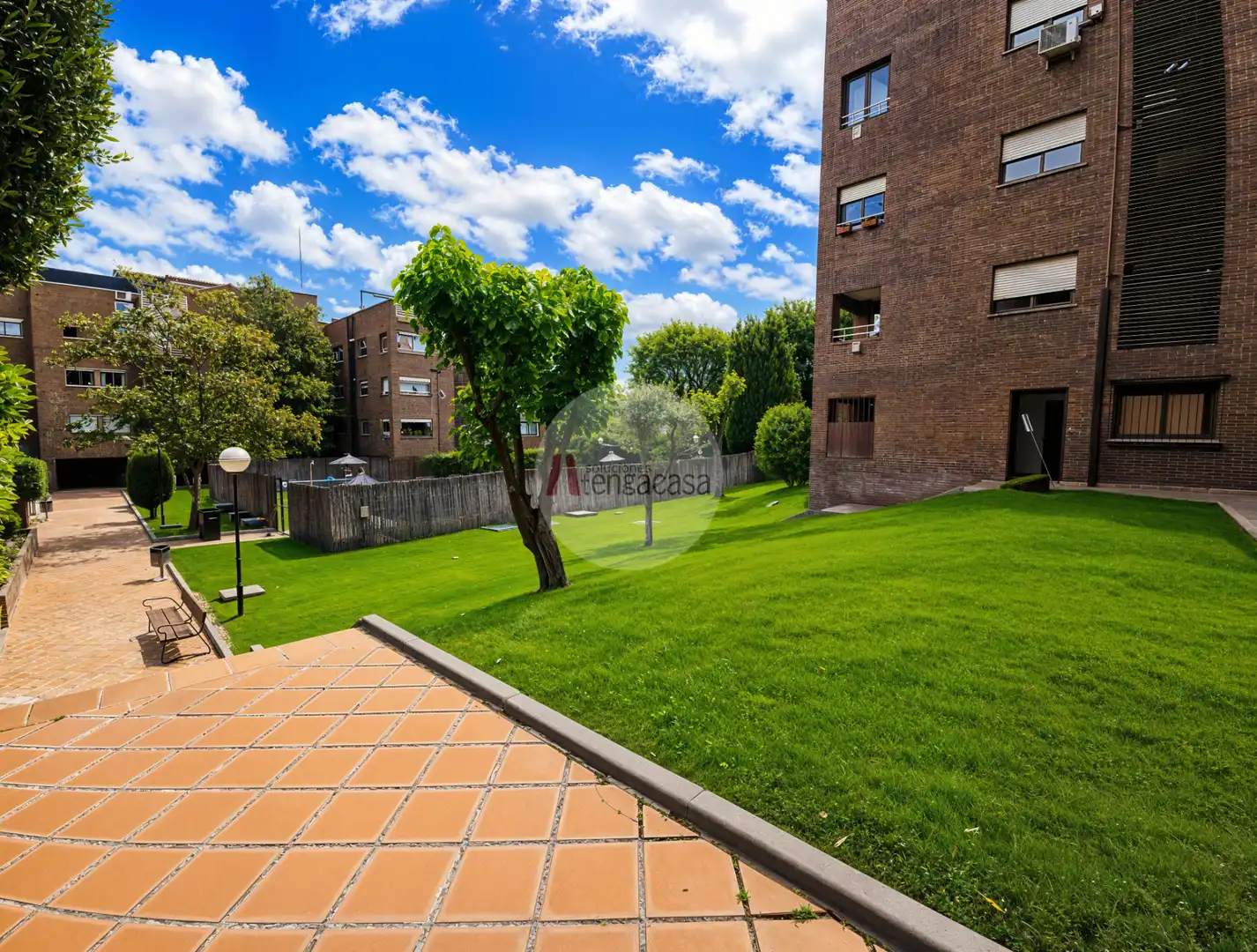 Garden of Attic for rent in Pozuelo de Alarcón  with Air Conditioner, Heating and Parquet flooring