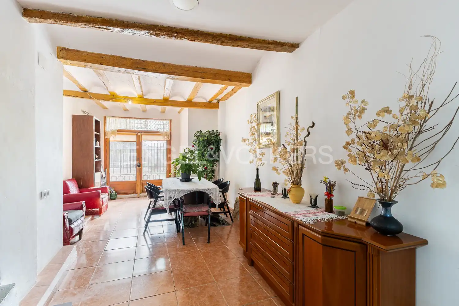 Menjador de Finca rústica en venda en Requena amb Aire condicionat, Calefacció i Jardí privat