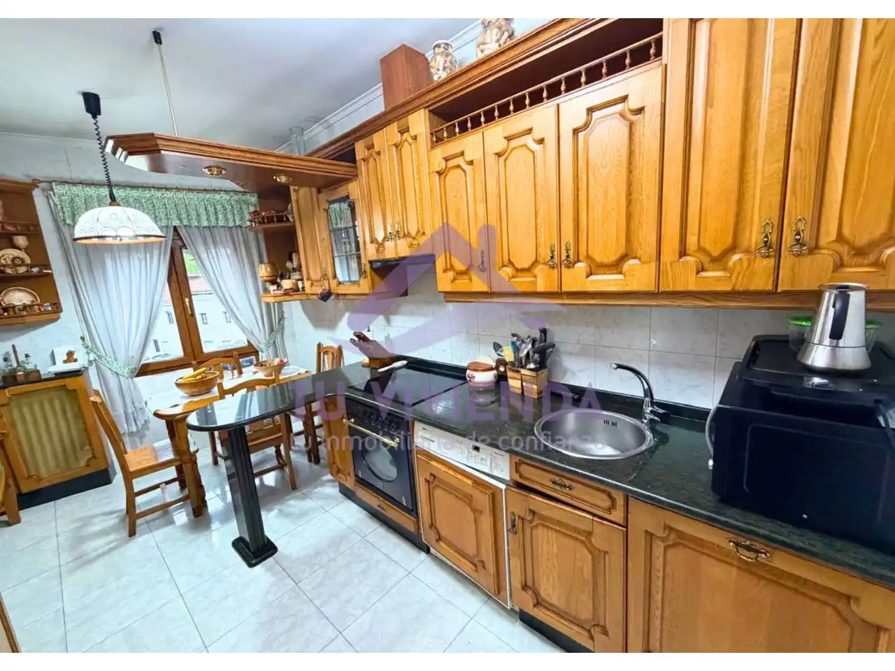 Cuina de Casa o xalet en venda en Guardo amb Calefacció i Moblat