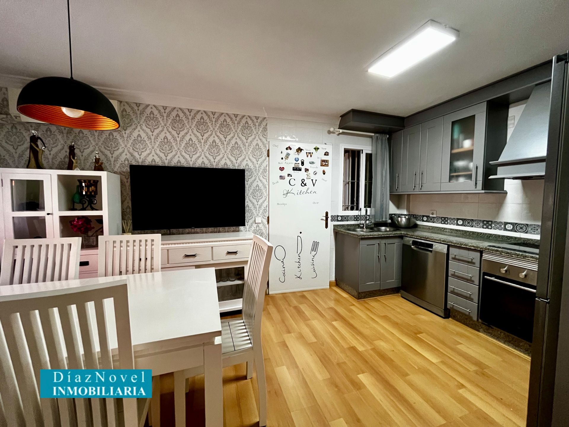 Cocina de Casa adosada en venta en Vélez-Málaga con Aire acondicionado, Calefacción y Parquet