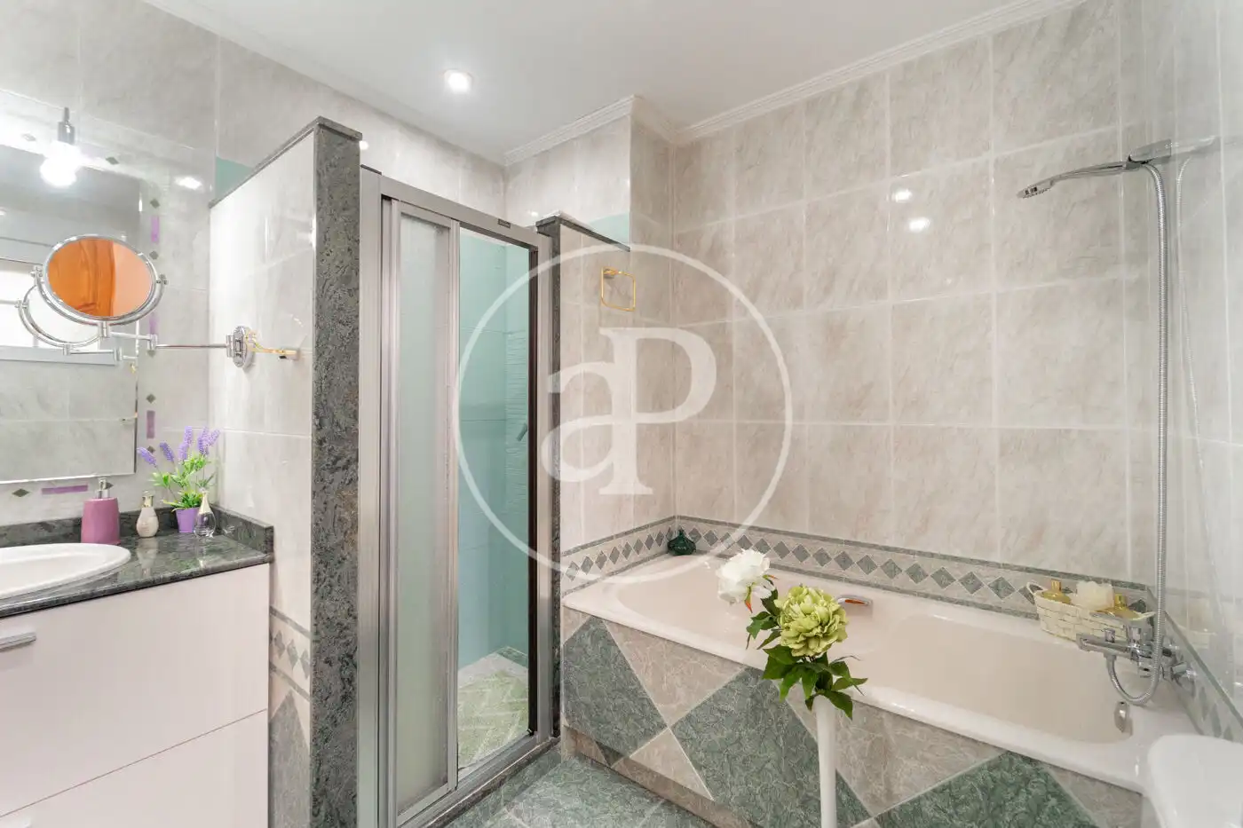 Bathroom of Houses for sale in Alcoy / Alcoi  with Air Conditioner, Heating and Private garden