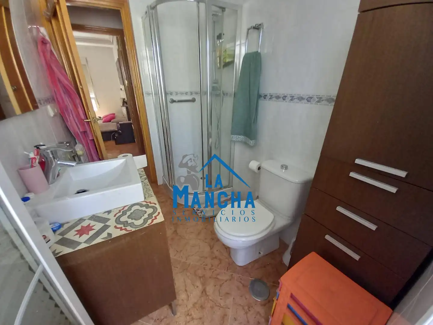 Bathroom of Flat for share in Albacete  with Heating, Furnished and Balcony