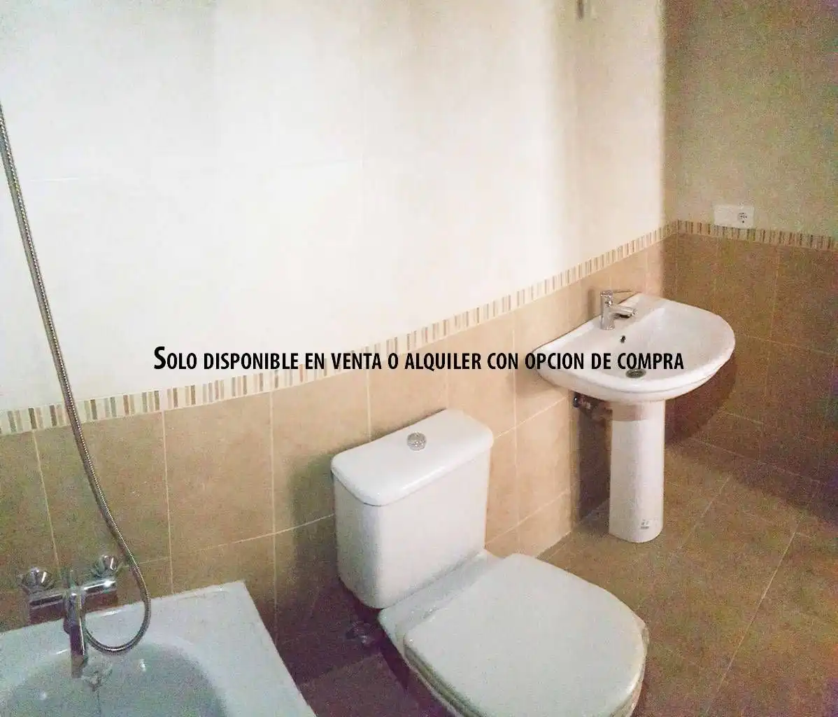 Baño de Apartamento en venta en Tudela de Duero con Calefacción, Parquet y Trastero
