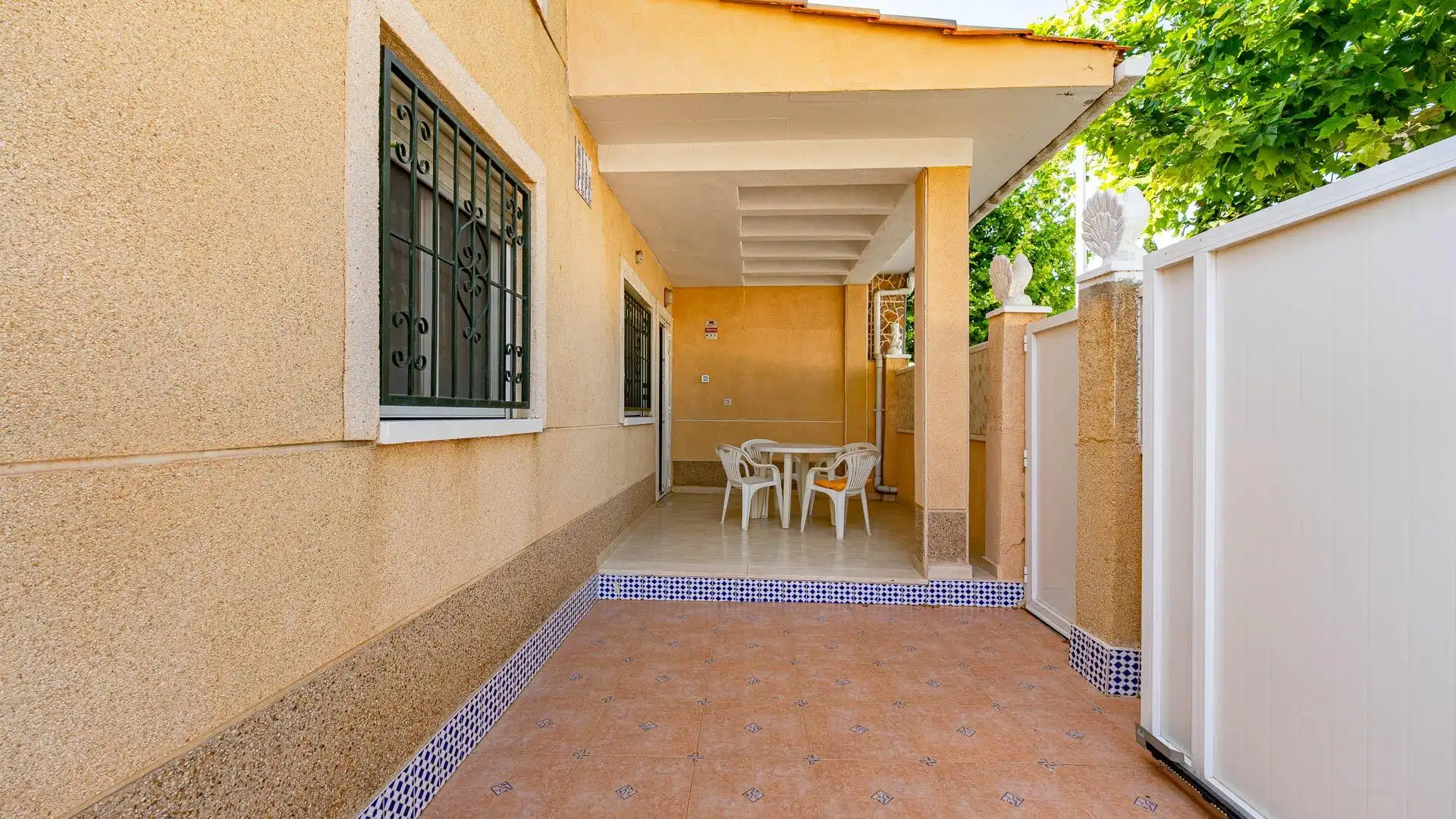 Terraza de Dúplex en venta en Torrevieja con Aire acondicionado, Jardín privado y Trastero
