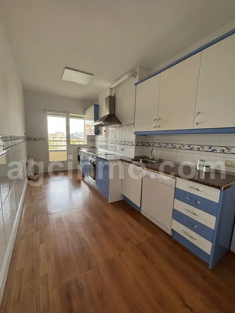 Cocina de Piso de alquiler en Valladolid con Calefacción y Terraza