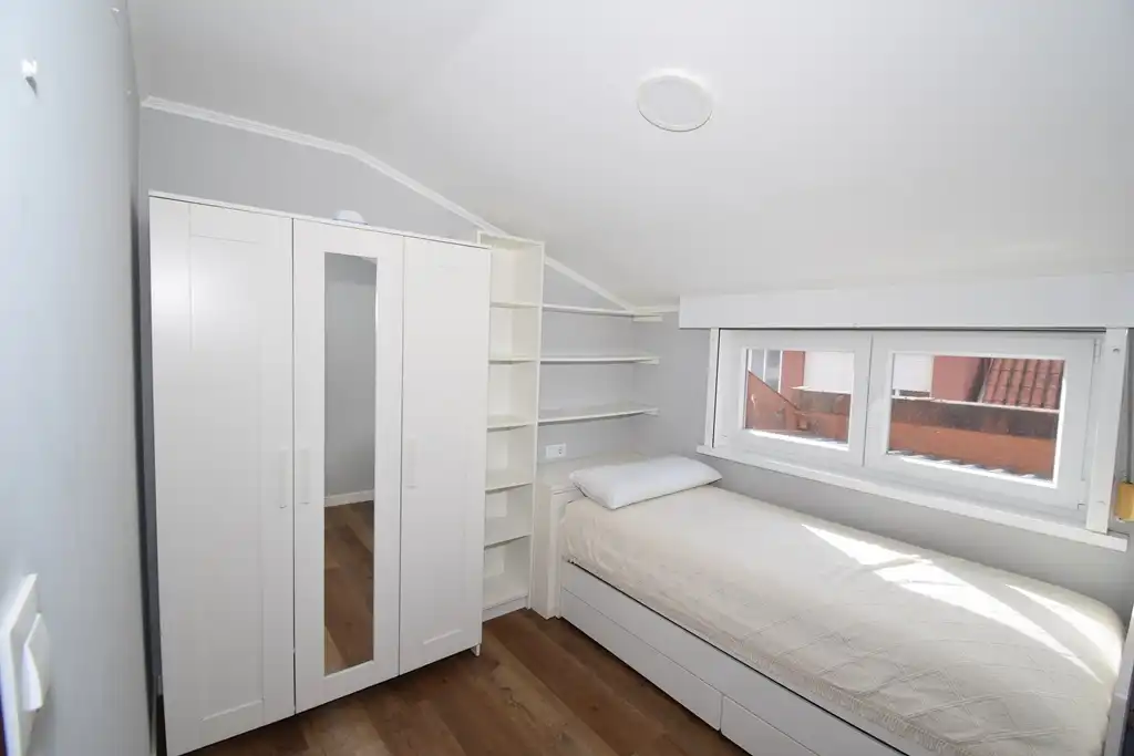Dormitori de Àtic en venda en Miño amb Calefacció, Terrassa i Traster