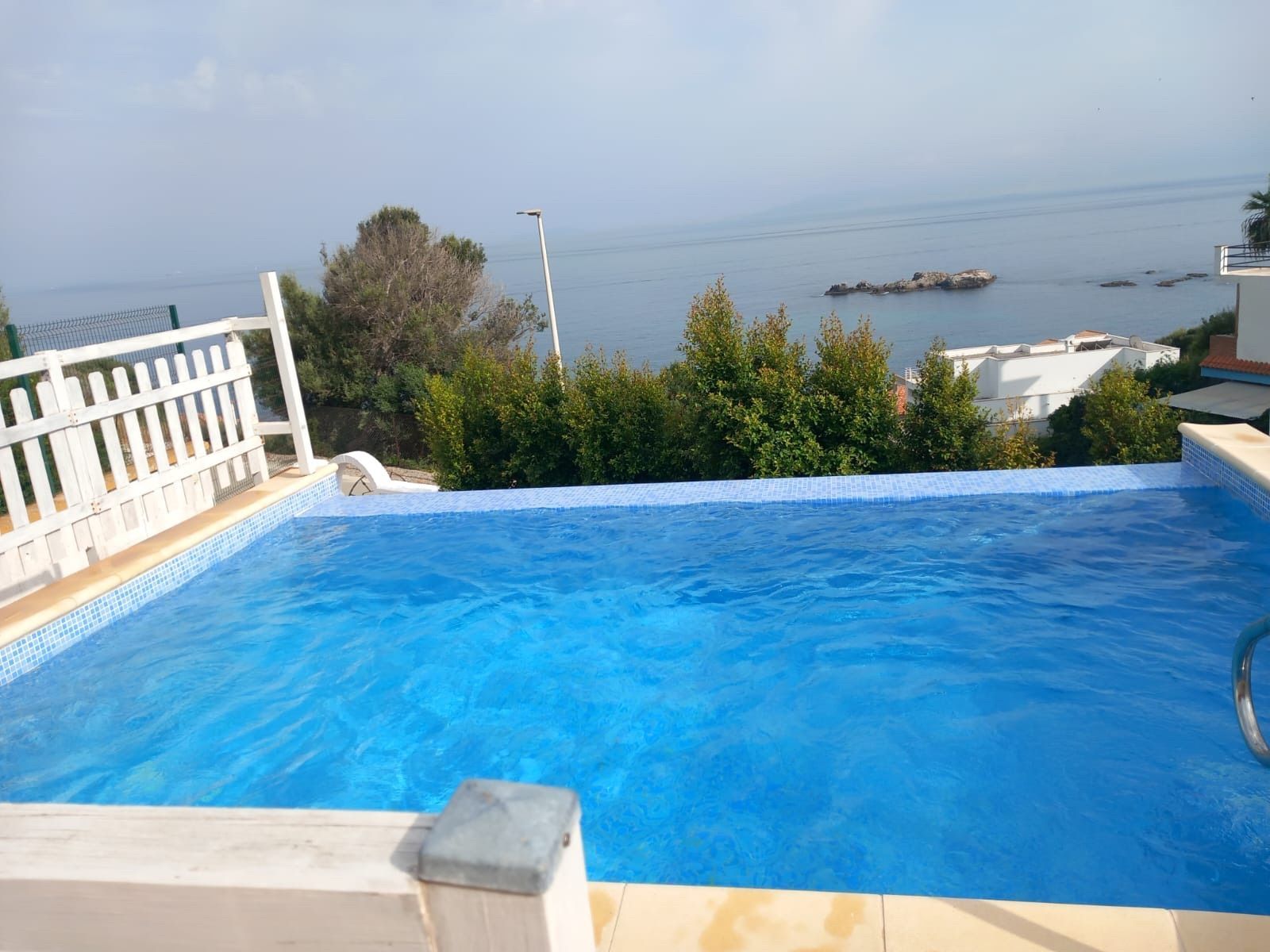 Swimming pool of House or chalet to rent in Algeciras