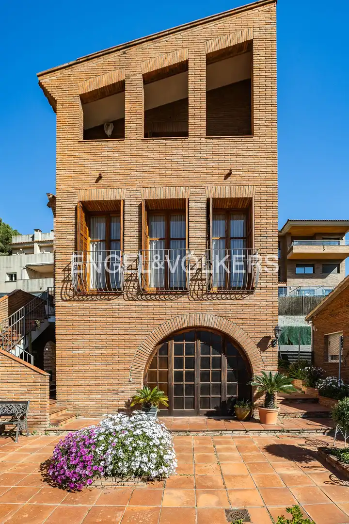 Casa con jardín en venta en Sant Fost de Campsentelles