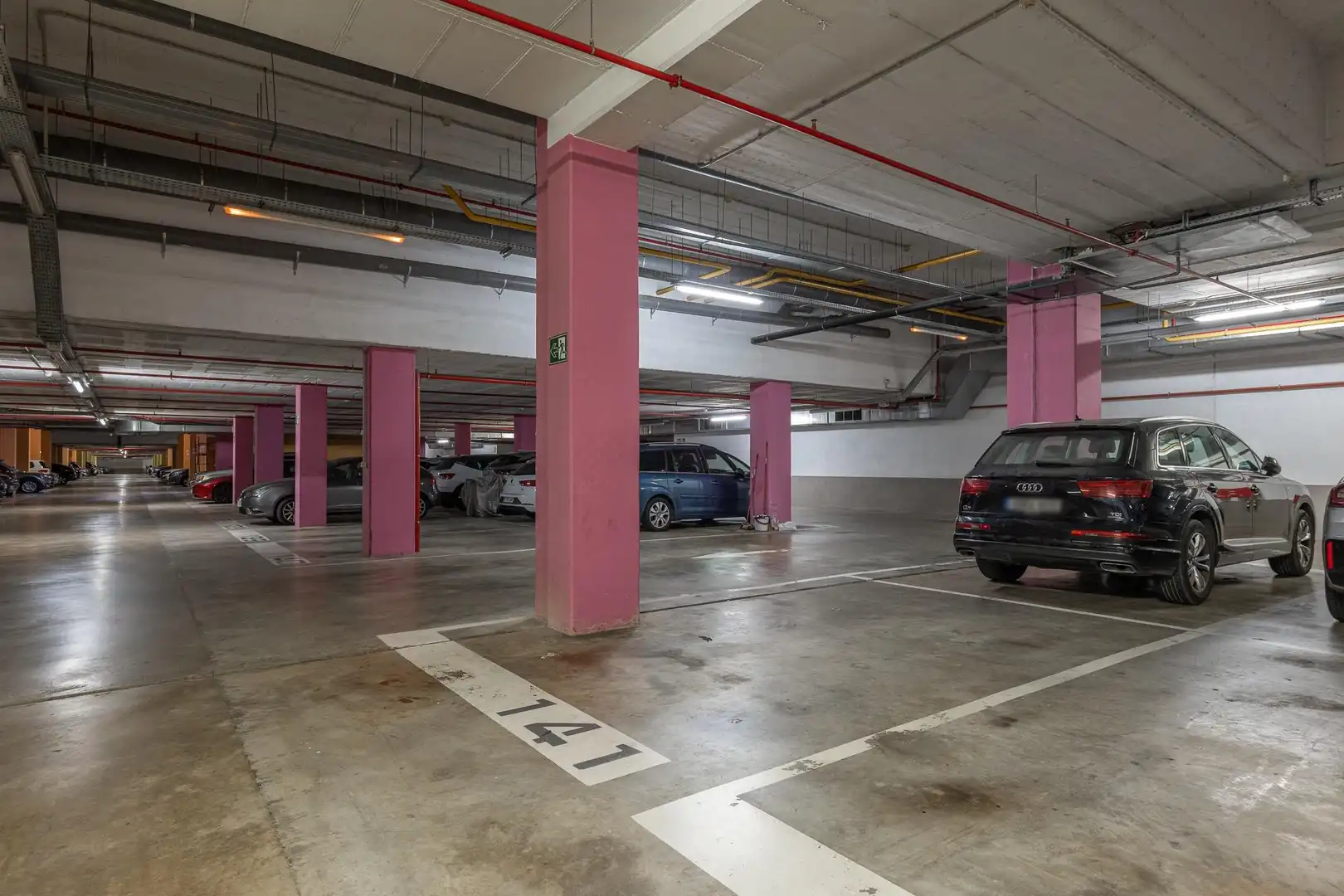 Parking de Piso en venta en Viladecans con Aire acondicionado, Calefacción y Jardín privado