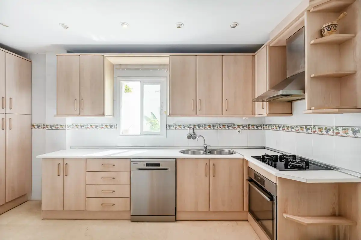 Cocina de Piso en venta en Marbella con Aire acondicionado y Terraza