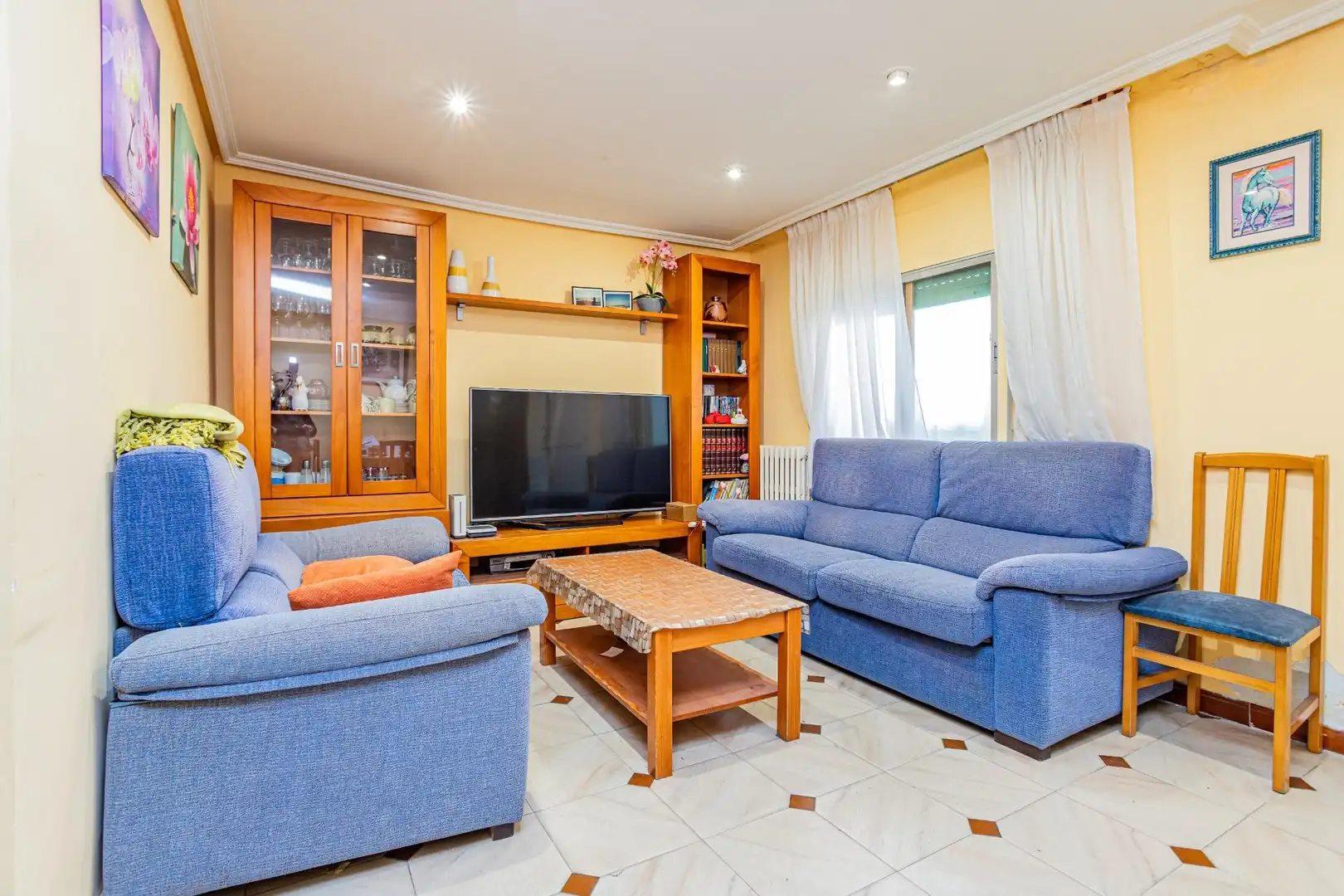 Living room of Houses for sale in Madrid  with Air Conditioner and Heating