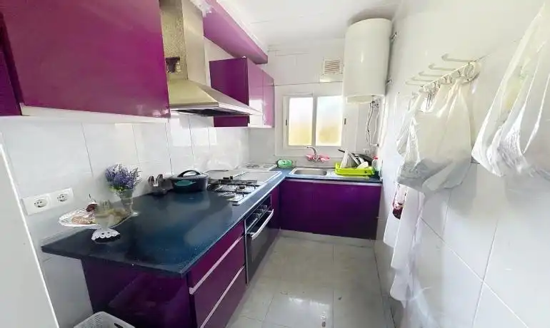 Küche von Wohnung zum Verkauf in Roses mit Privatgarten