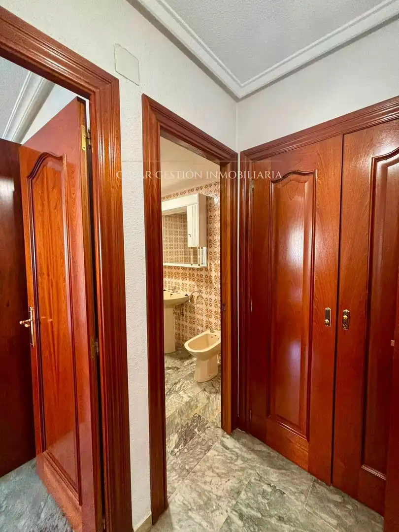 Baño de Piso en venta en Salamanca con Calefacción, Terraza y Piscina
