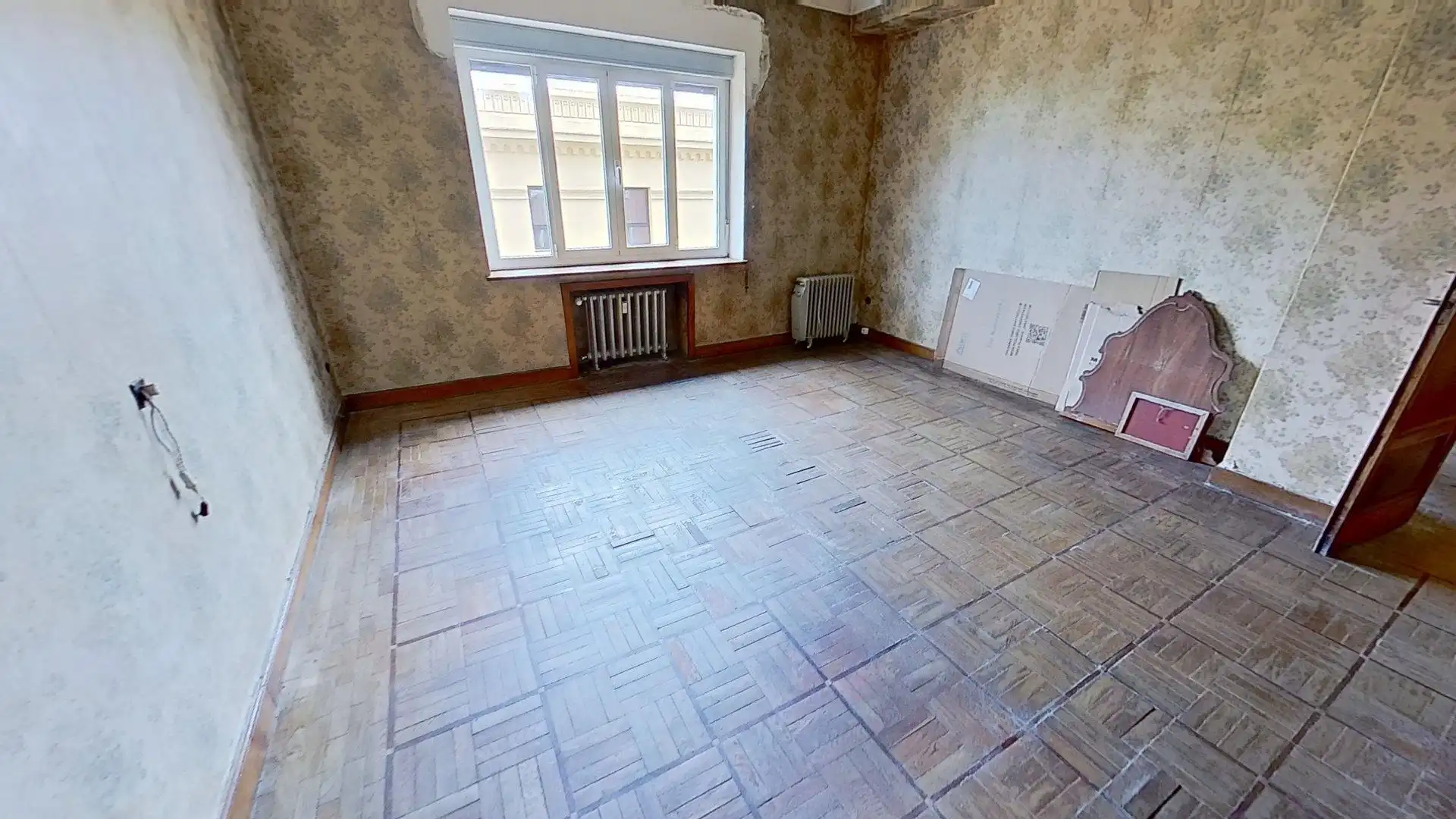 Habitación de Piso en venta en Oviedo  con Calefacción