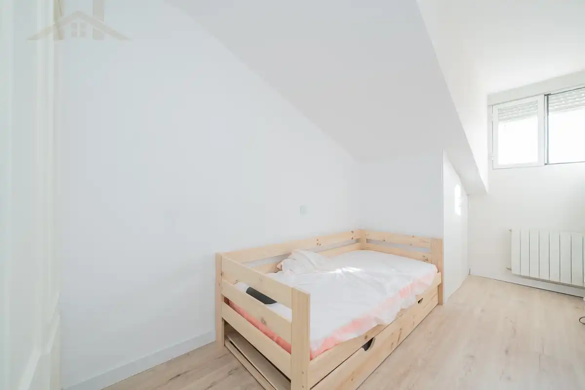 Habitación de Dúplex en venta en Sevilla la Nueva con Aire acondicionado, Calefacción y Balcón