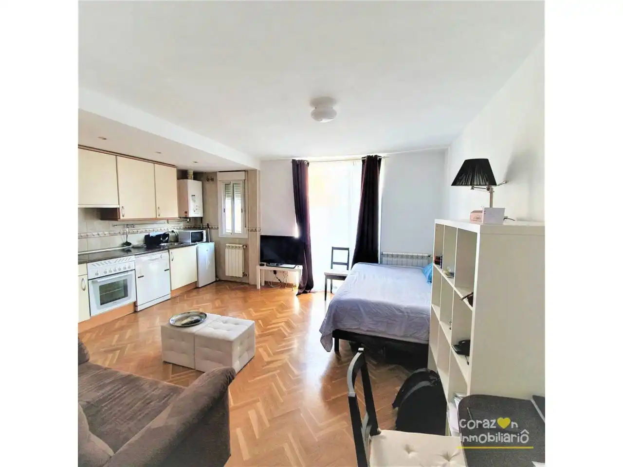 Bedroom of Study for rent in Madrid  with Air Conditioner, Parquet flooring and Storage room
