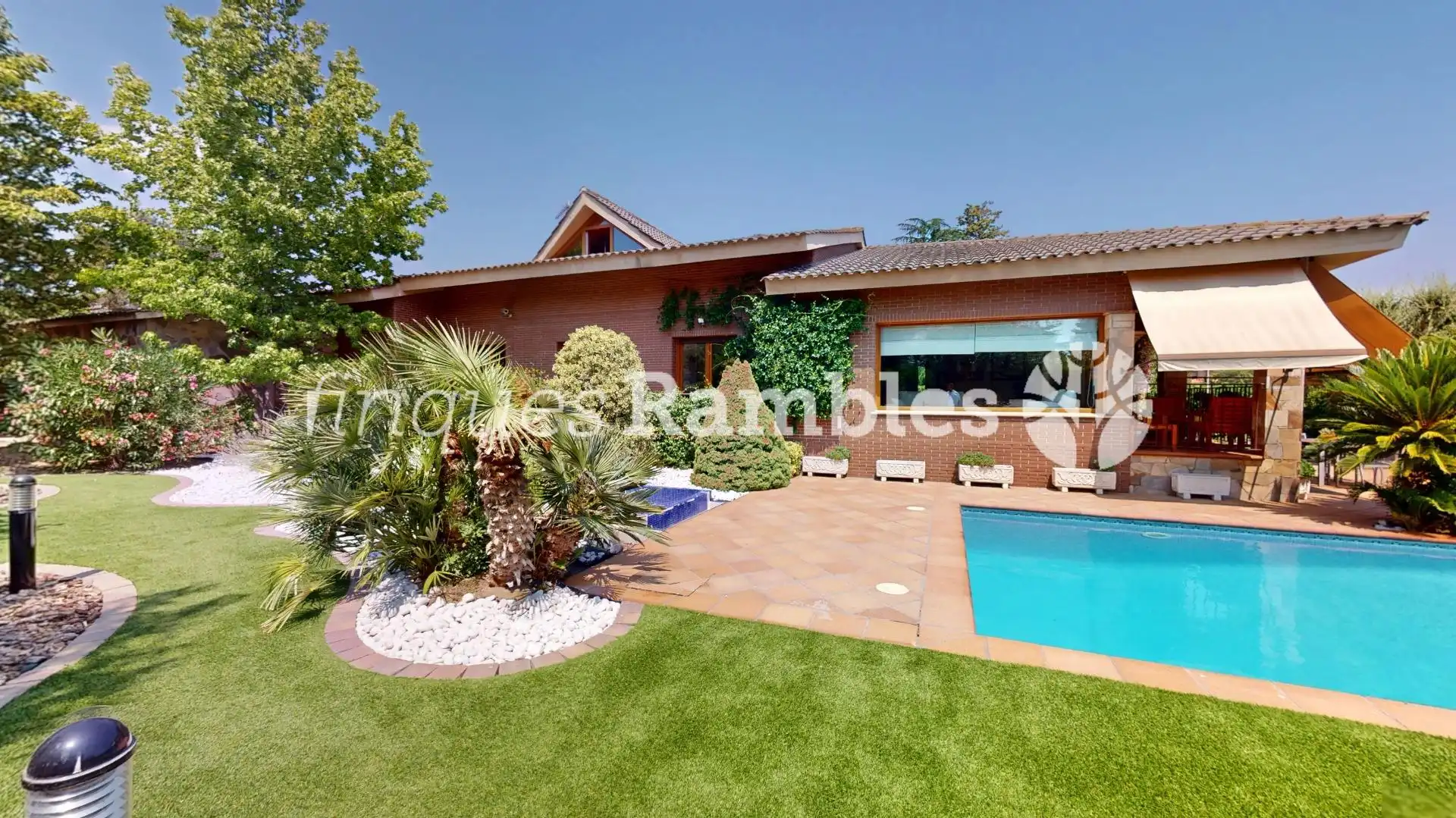 Vista exterior de Casa o chalet en venta en La Pobla de Claramunt con Calefacción, Jardín privado y Terraza