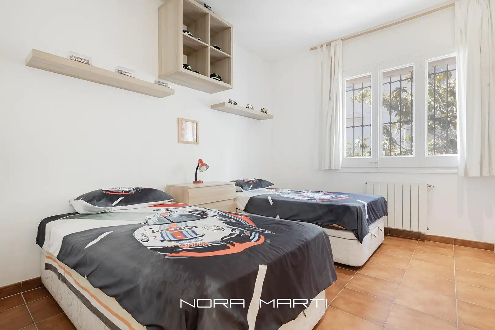 Habitación de Casa o chalet en venta en Esplugues de Llobregat con Jardín privado, Piscina y Alarma