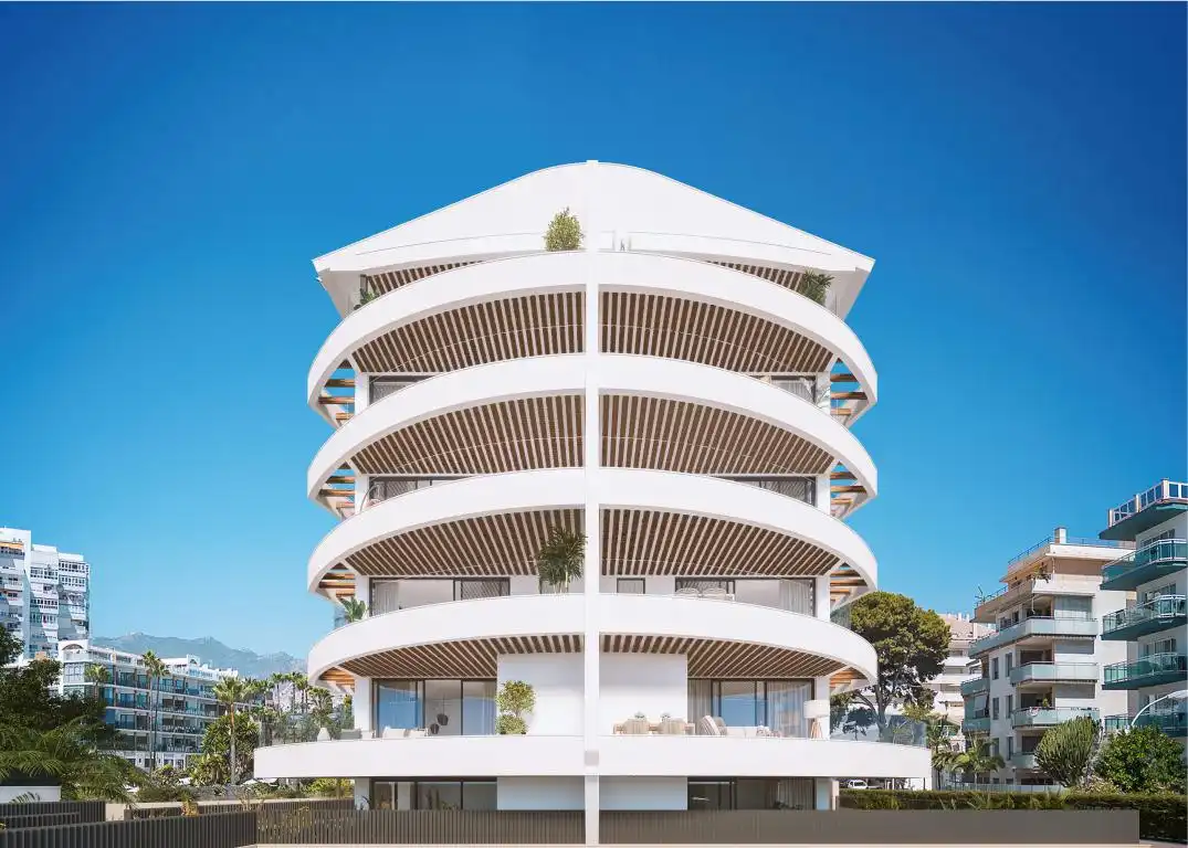 Vista exterior de Apartament en venda en Benalmádena amb Aire condicionat, Terrassa i Piscina