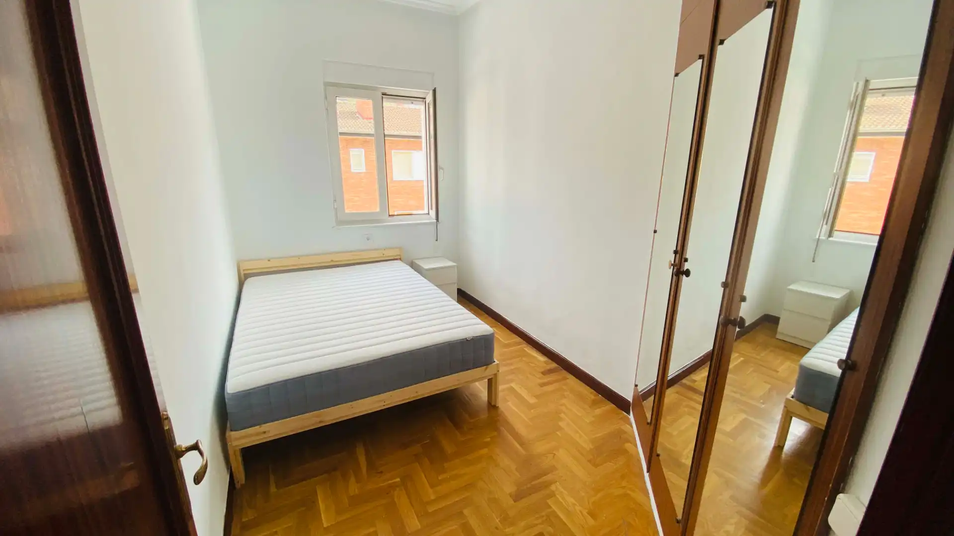 Habitación de Piso de alquiler en San Martín del Rey Aurelio con Trastero, Amueblado y Horno