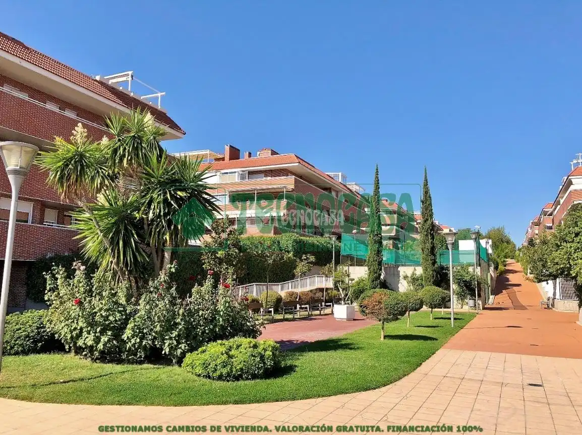 Vista exterior de Pis en venda en Boadilla del Monte