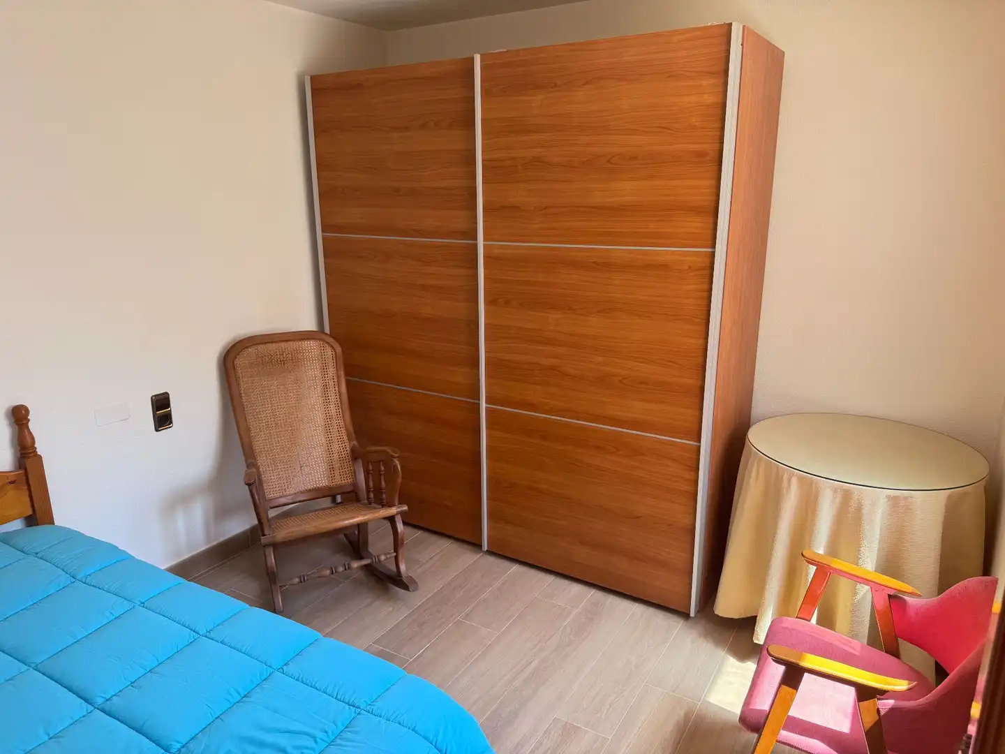 Schlafzimmer von Einfamilien-Reihenhaus zum Verkauf in Roquetas de Mar mit Klimaanlage