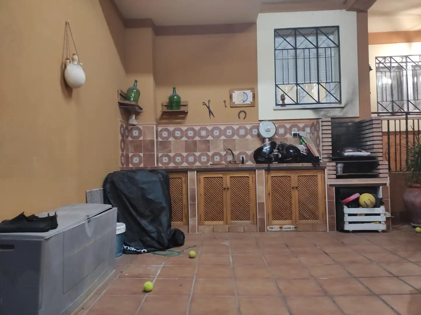 Cuina de Casa adosada en venda en Córdoba amb Aire condicionat, Calefacció i Piscina