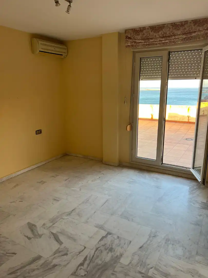 Dormitori de Àtic en venda en Melilla amb Aire condicionat, Terrassa i Traster