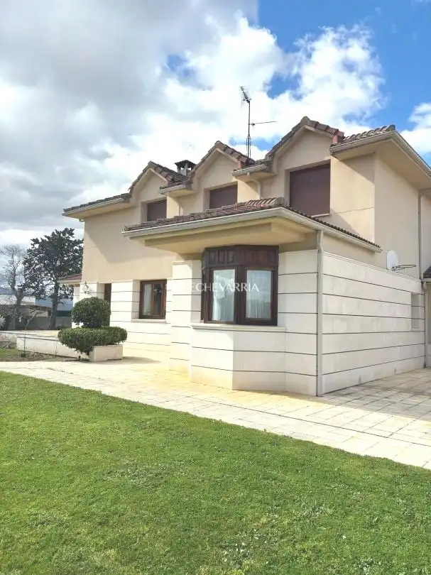 Chalet con jardín en venta en Medina de Pomar, imagen 10