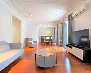 Living room of Flat to rent in  Barcelona Capital  with Air Conditioner, Heating and Parquet flooring