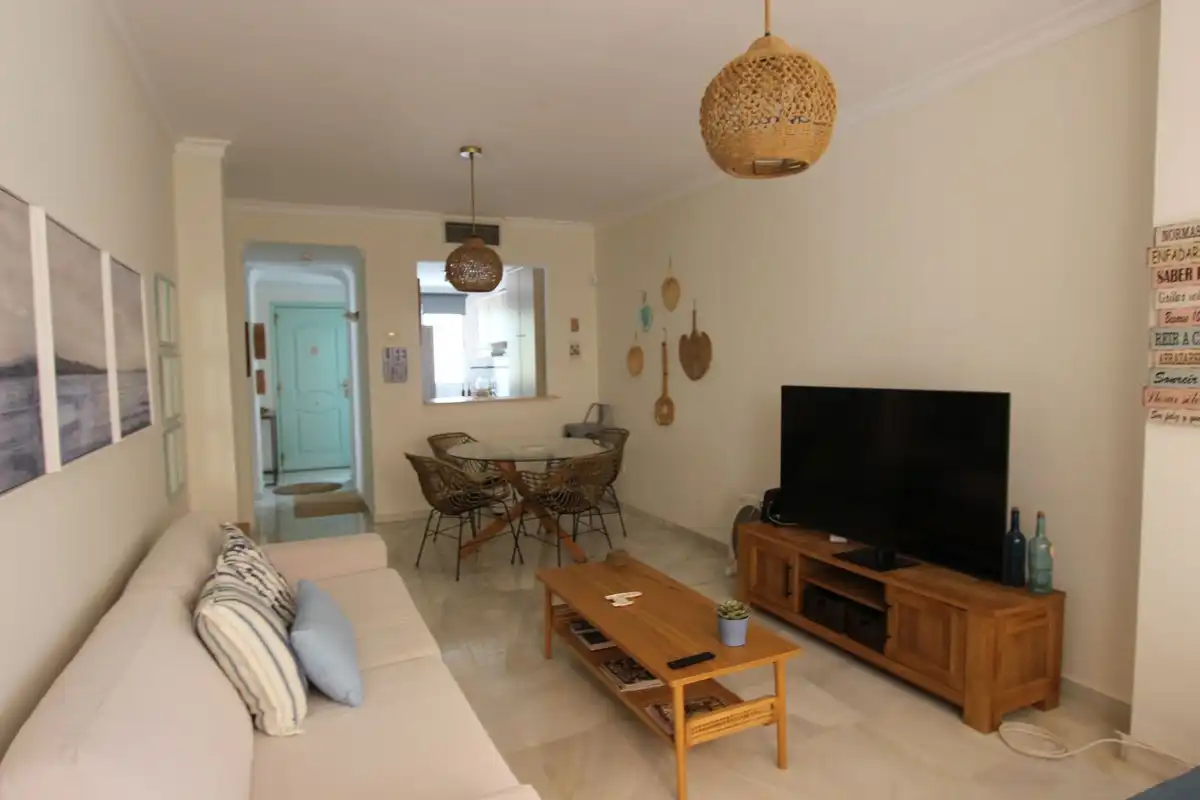 Apartamento con piscina en alquiler en Nueva Andalucía, imagen 2