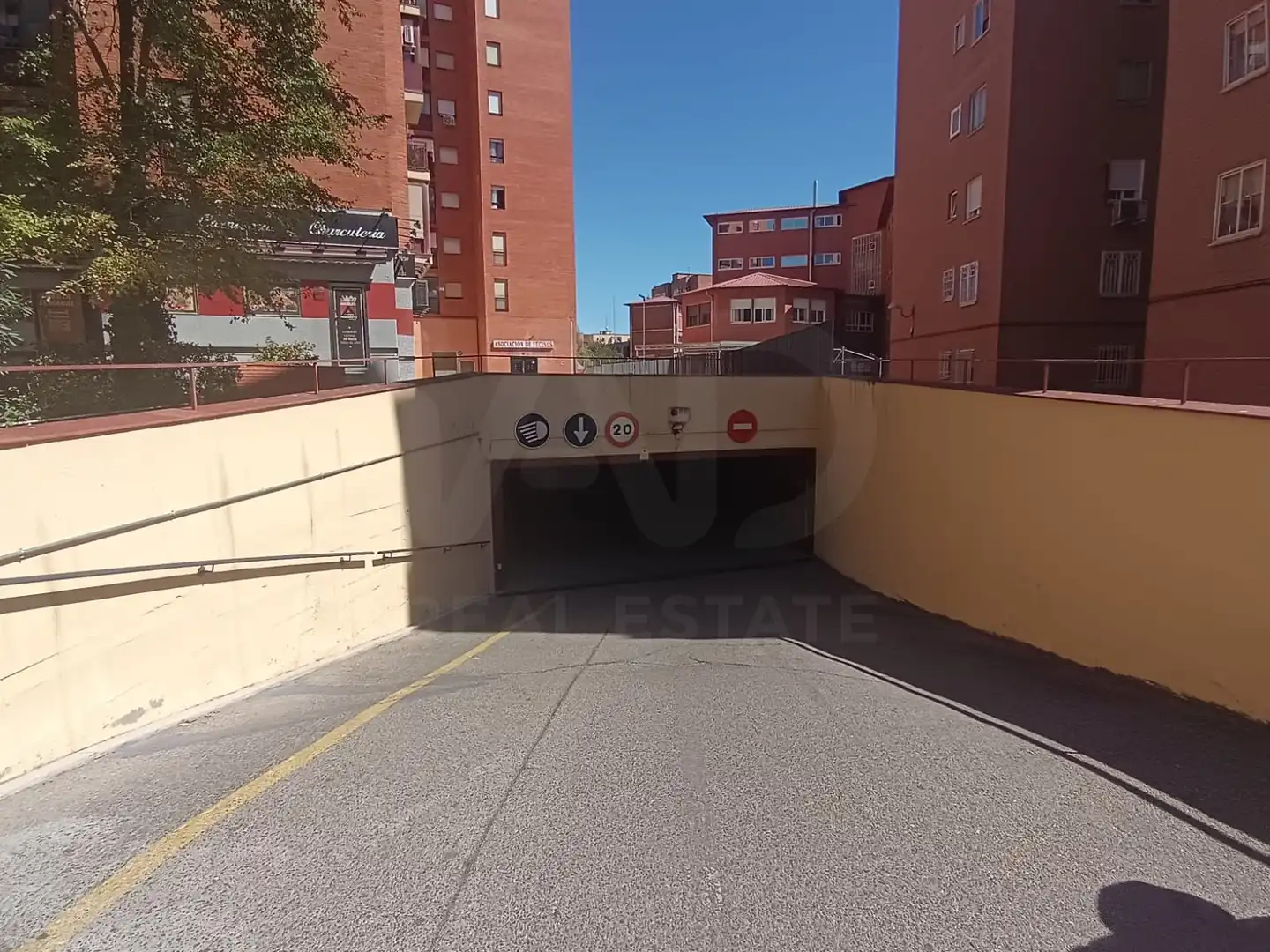 Einzelparkplatz zum Verkauf in Calle de Bohemios 9, imagen 16