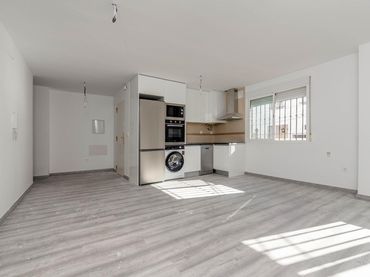 Bajo con ascensor en venta en Ogíjares