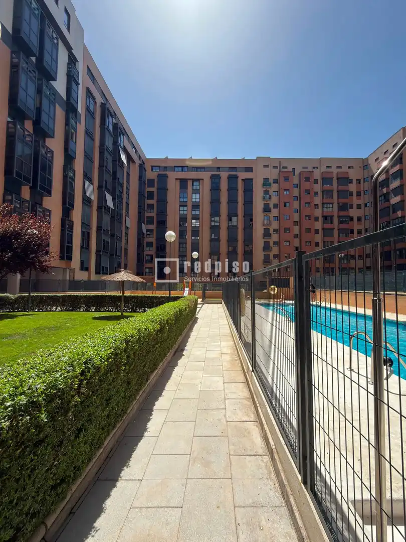 Duplex with pool for sale in de la Gran Vía del Sureste, imagen 2