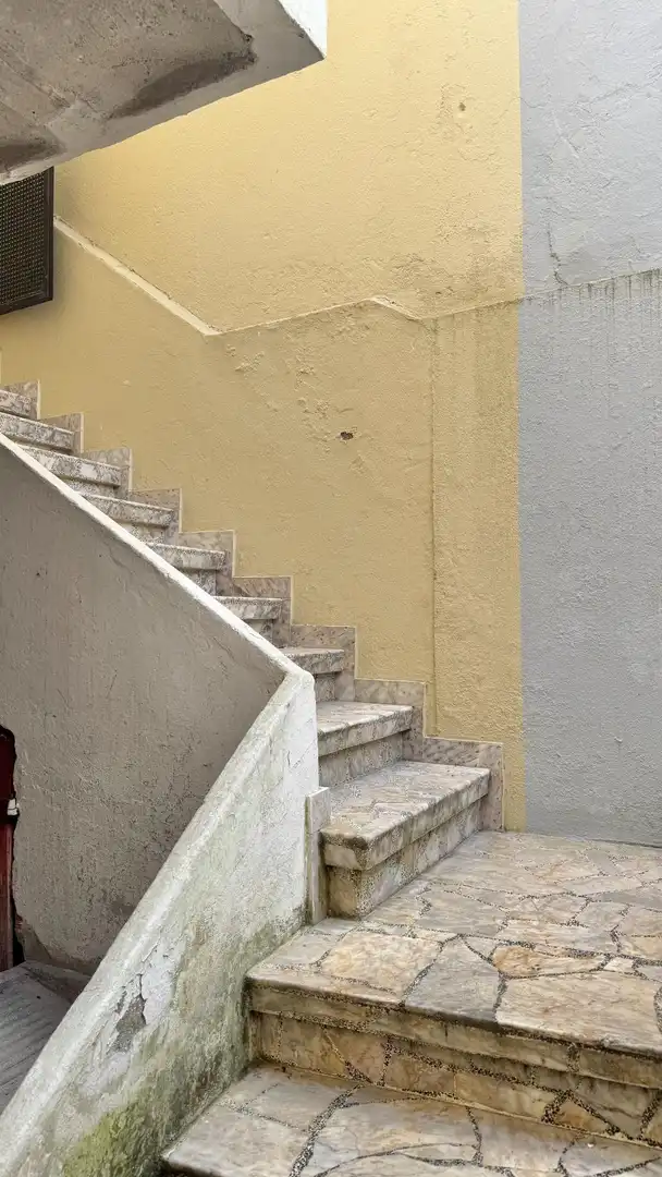 Vista exterior de Piso en venta en Vigo  con Calefacción