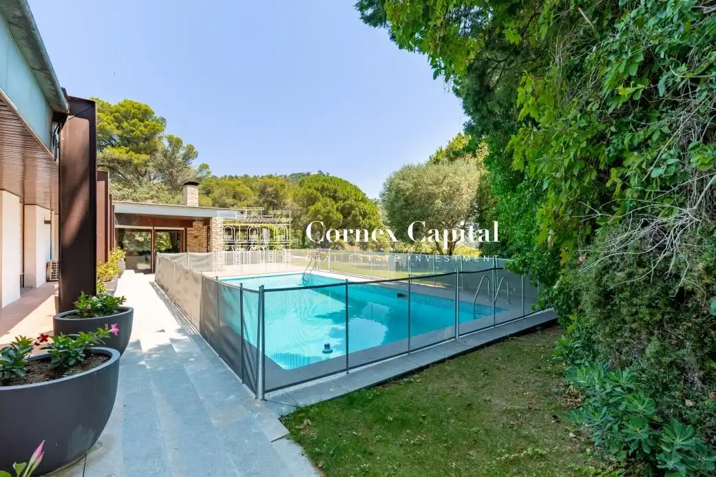 Piscina de Casa o chalet en venta en Begur con Aire acondicionado, Calefacción y Jardín privado