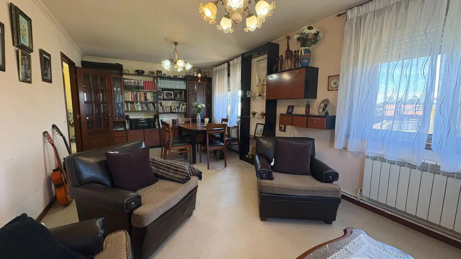 Sala d'estar de Casa o xalet en venda en Mugardos amb Calefacció