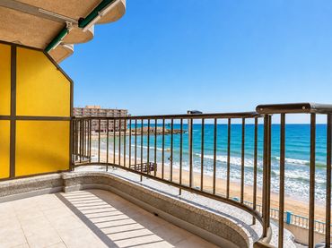 Apartment with lift for sale in Playa de los Locos