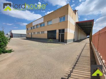 Industrial building to rent in Avenida Francisco Jimeno Sola (Torrecilla)