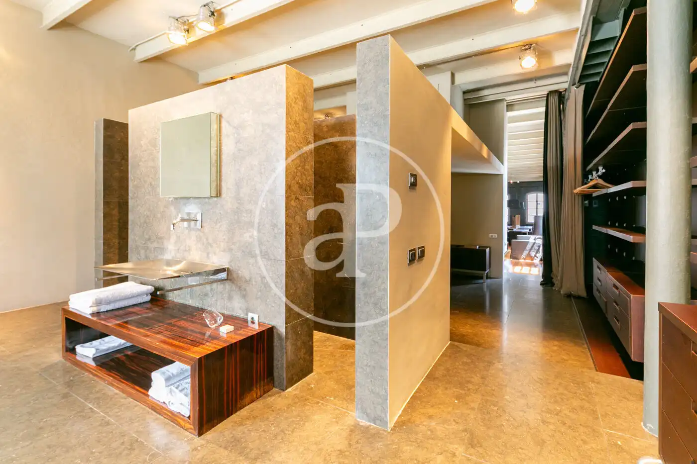 Baño de Piso de alquiler en Barcelona con Aire acondicionado, Calefacción y Amueblado
