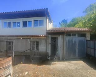 Vista exterior de Casa o xalet en venda en Nogueira de Ramuín amb Jardí privat