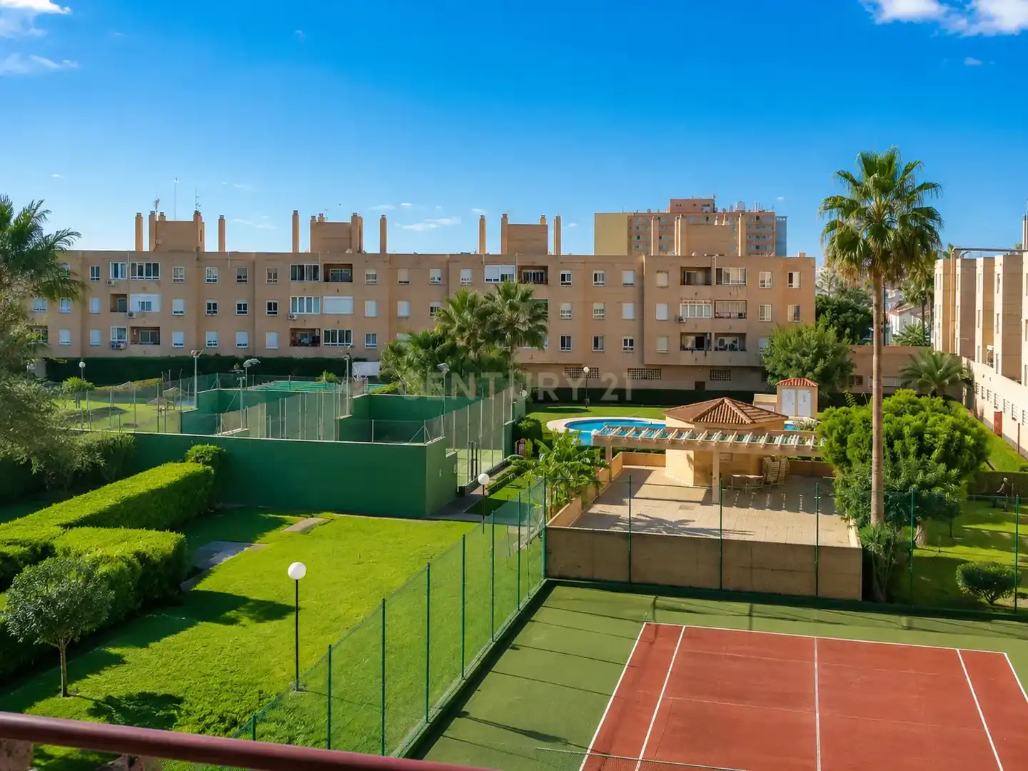 Außenansicht von Wohnungen zum Verkauf in Málaga mit Klimaanlage, Privatgarten und Abstellraum