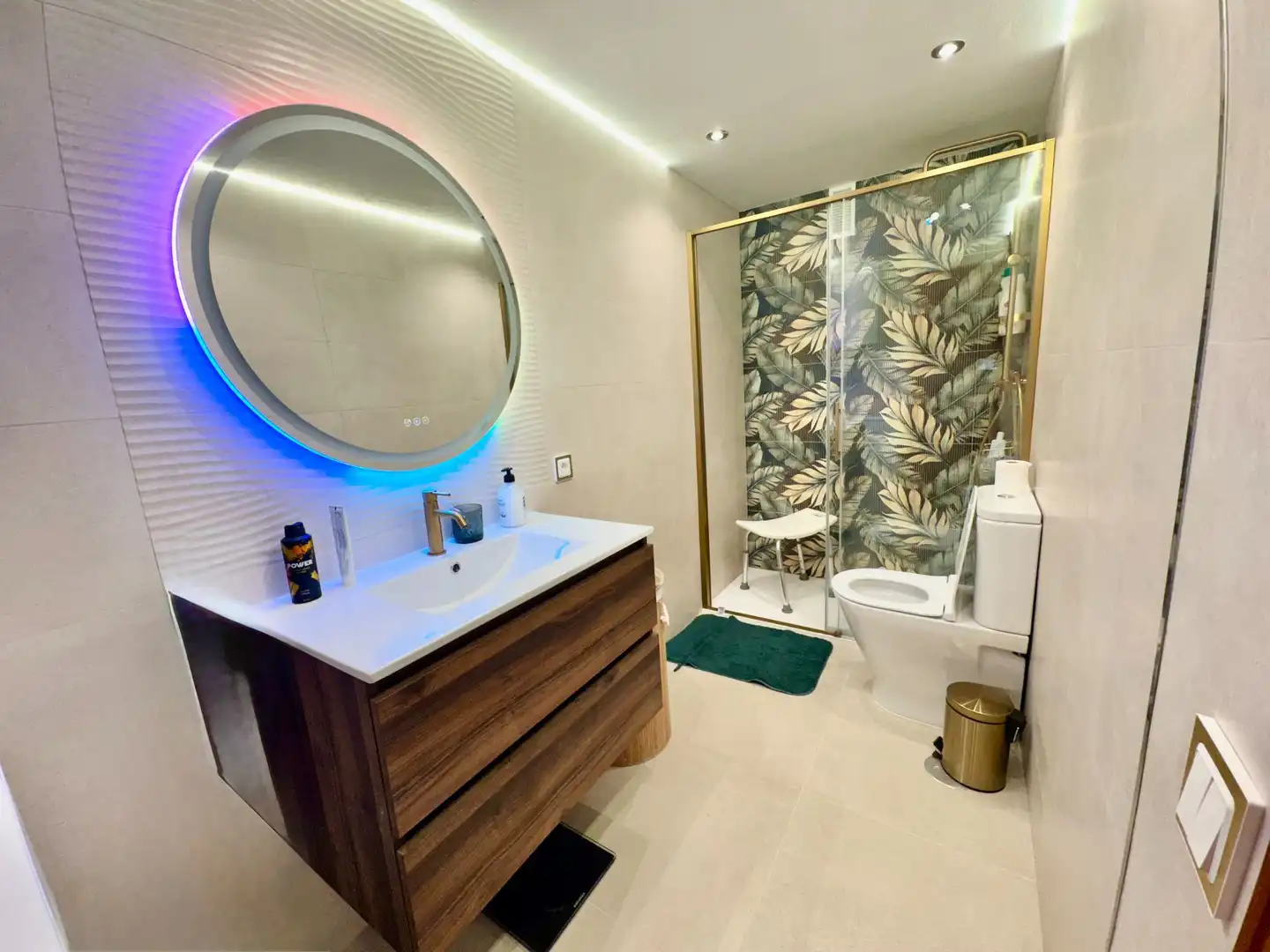 Badezimmer von Wohnungen zur Miete in Benidorm mit Klimaanlage, Möbliert und Gemeinschaftspool